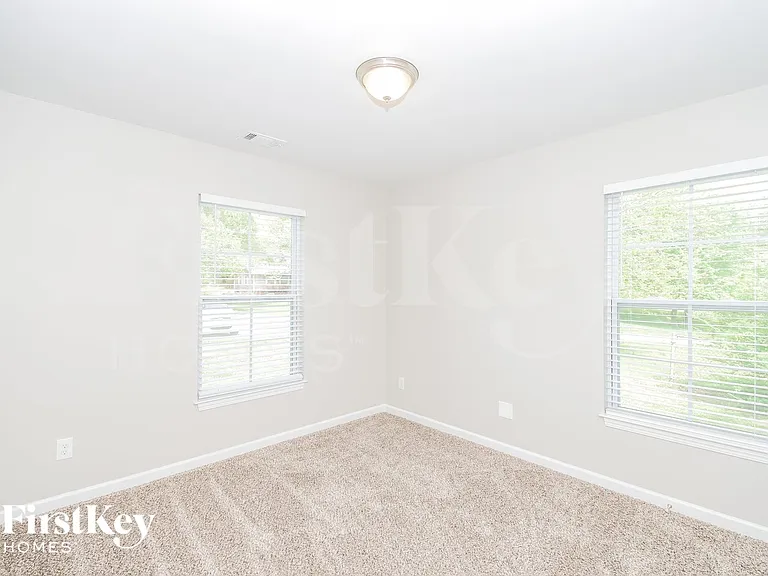 1805 Seayes Rd — Photo 12