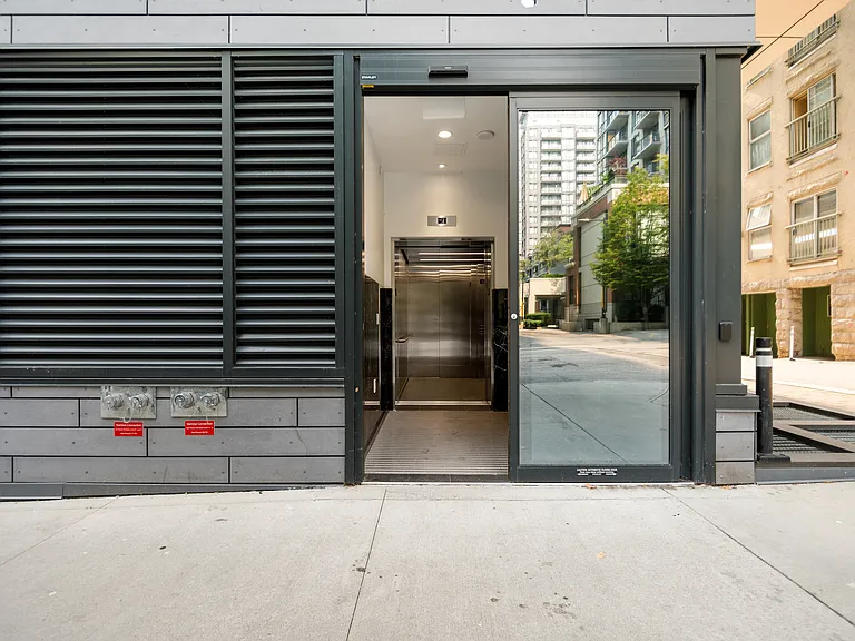 1107 Richards St #202 — Photo 24