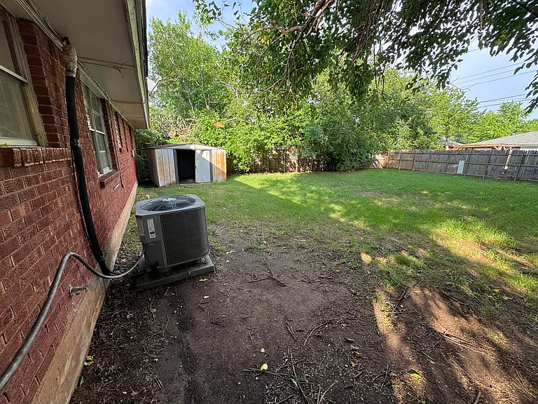 820 Butler St — Photo 11