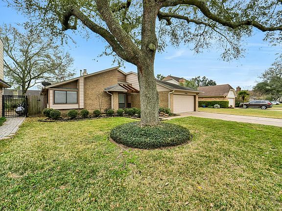 2nd image of 15926 Spring Forest Dr