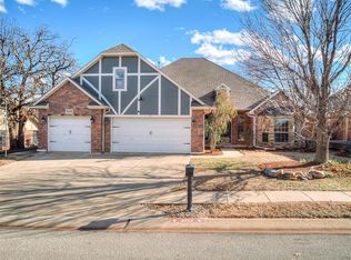 3232 Songwood Dr, Edmond, OK 73003