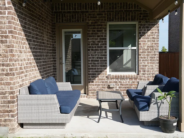 2504 Melrose Dr — Photo 40