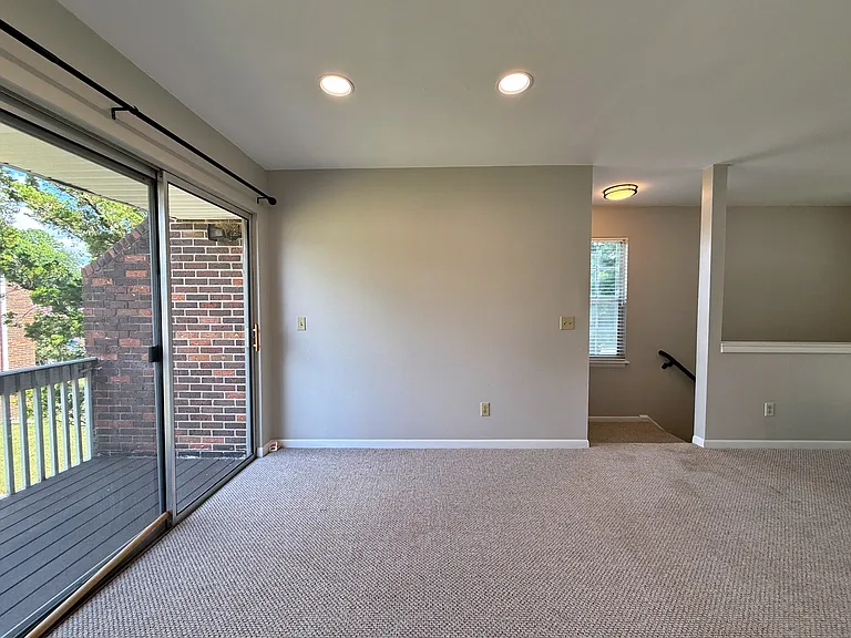 1702 Granville Rd — Photo 17