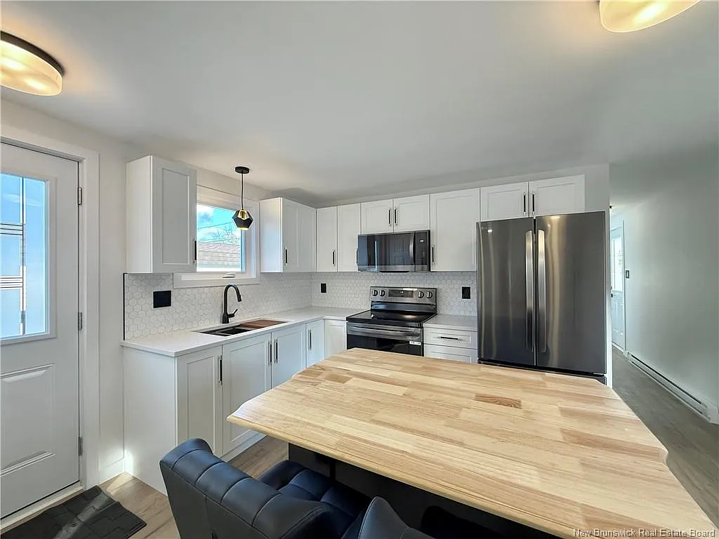 2 bed, 1.0 bath, 644 sqft, $169,900 — Photo 4