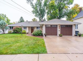 711 Bluff Ave, Little Chute, WI 54140