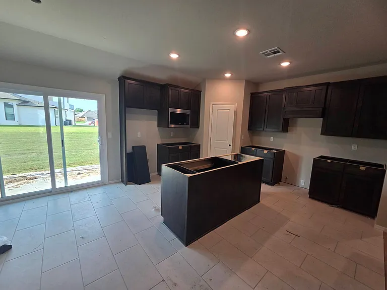 3900 W Laredo St — Photo 4