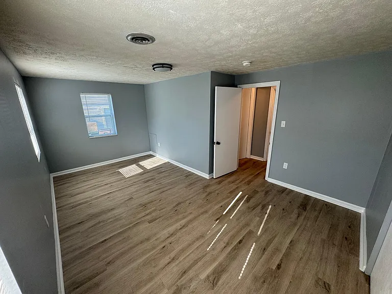 398 N Columbus St — Photo 11