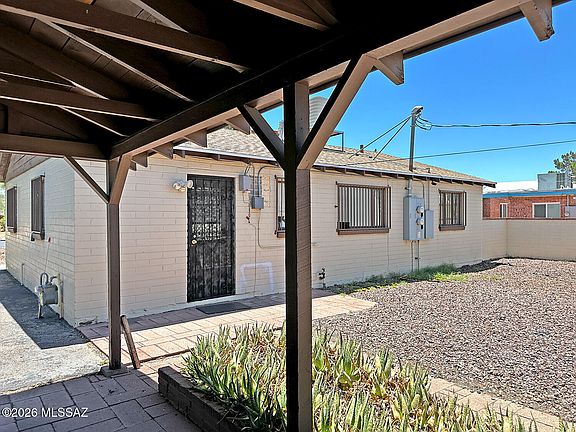 4th image of 3019 E 21st St