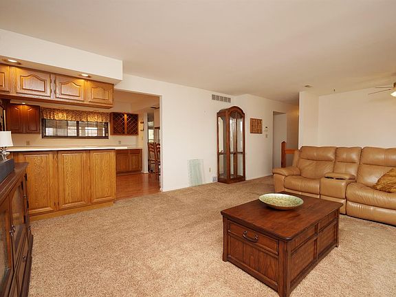 3rd image of 8723 Indianwoods Dr