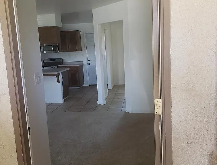 221 Medina Ct — Photo 4