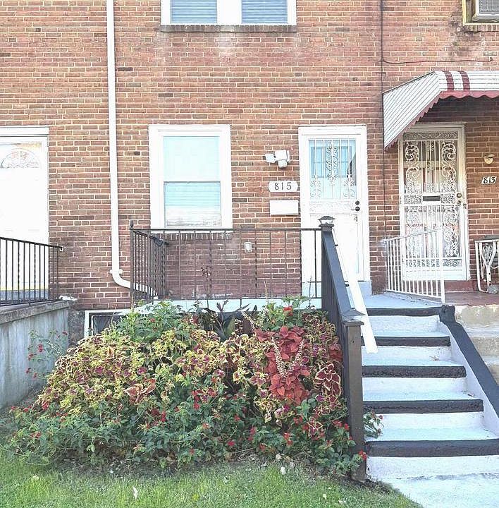 1st image of 815 E Cold Spring Ln