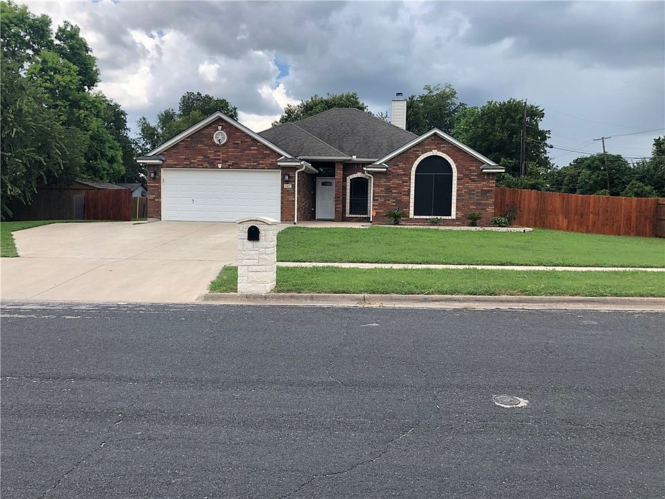1st image of 102 Turtle Creek Dr