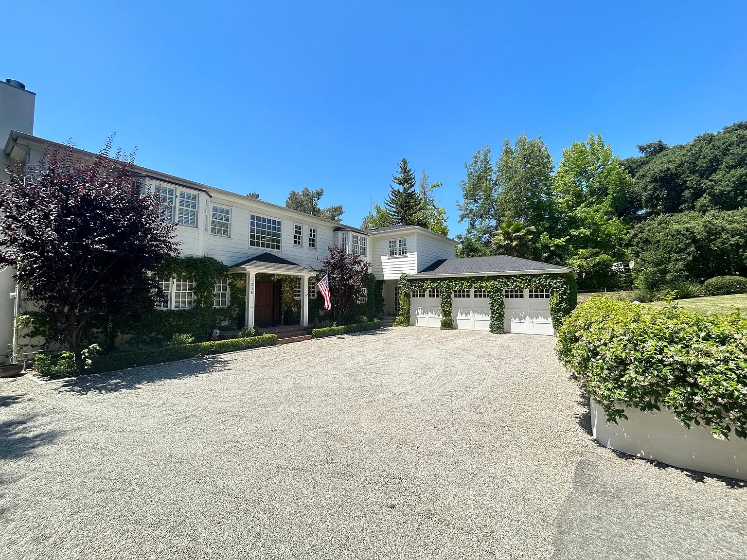 1238 Green Ln — Photo 3
