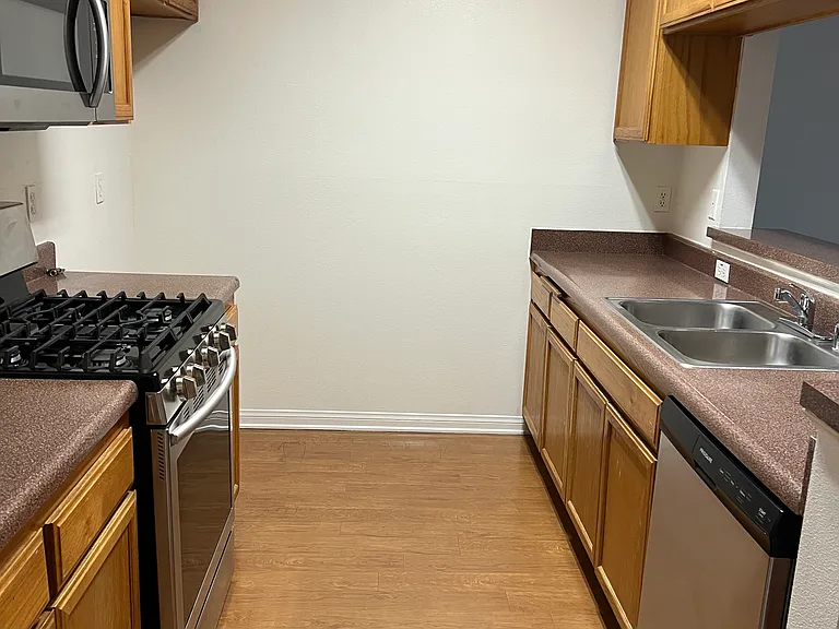 15332 Weddington St #2 — Photo 3