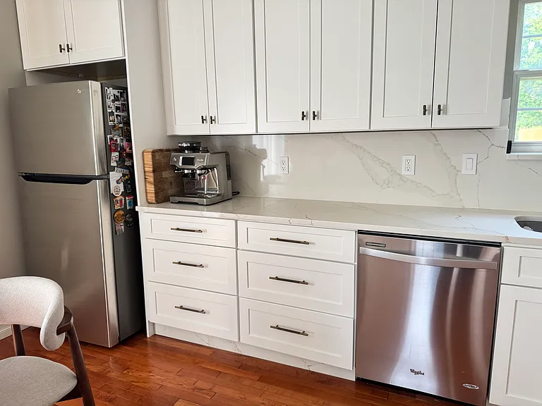 35 Lois Ln — Photo 14