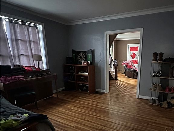 4th image of 214-218 Hudson Ave