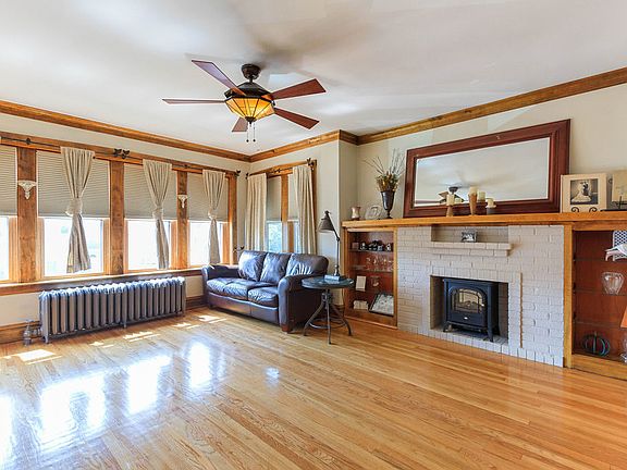 5th image of 3819 N Sacramento Ave