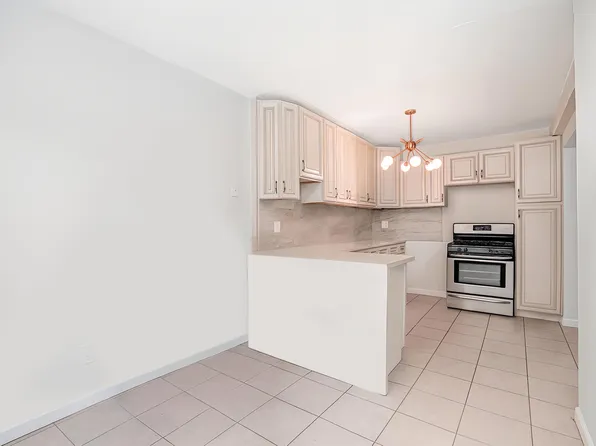 1740 East 13th Street image 13 of 24