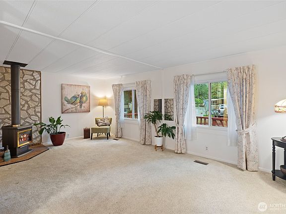 3rd image of 2284 Yew Street Road #D3