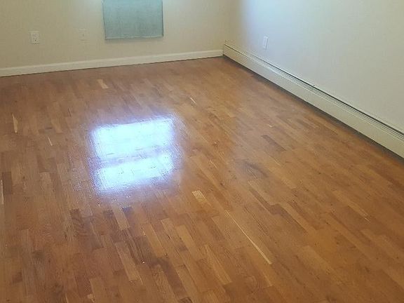 4th image of 196-16 Hillside Ave #2
