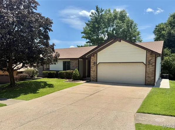 6 Quiet Brook Ct, Saint Charles, MO 63303