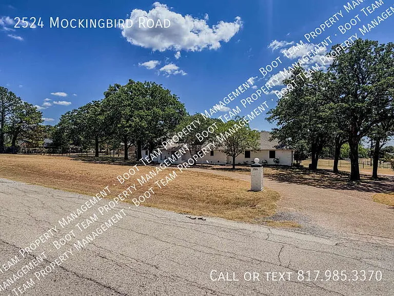 2524 Mockingbird Rd — Photo 4
