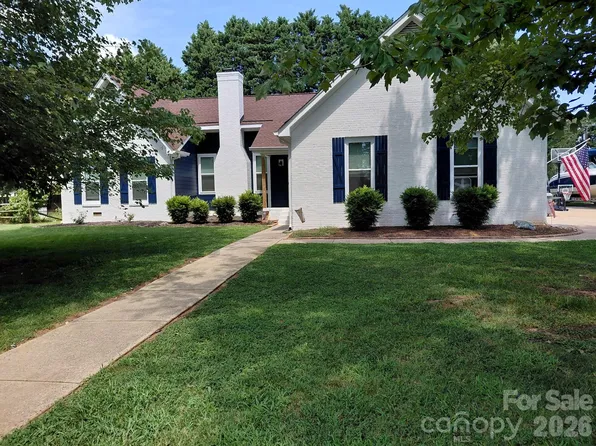 106 Webbed Foot Rd, Mooresville, NC 28117