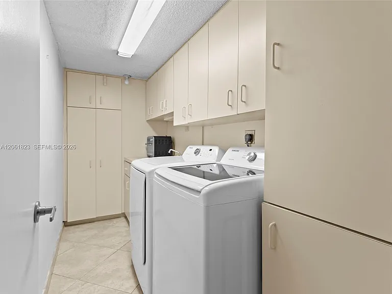 8133 SW 86th Ter — Photo 11