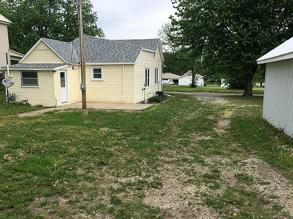 5th image of 1539 1st Ave W