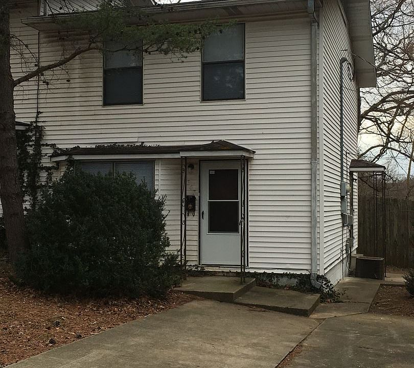 1st image of 647 W Adams St
