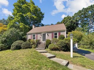 312 Linden St, Wellesley, MA 02481