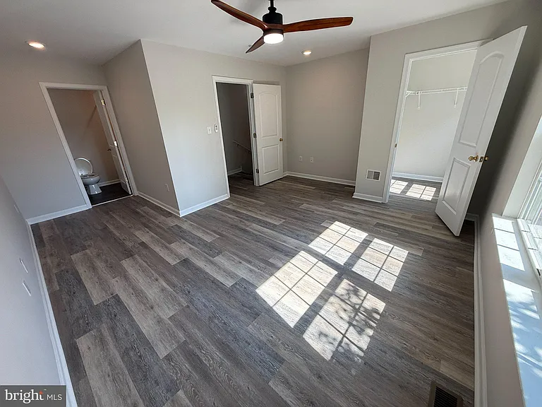 135 S Charlotte St — Photo 11