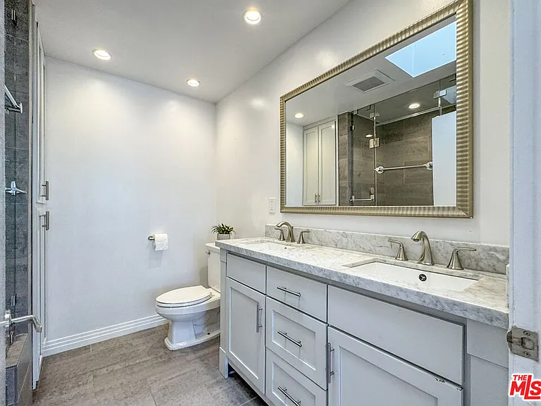 1733 Malcolm Ave #7 — Photo 9