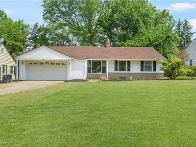 1077 Brandon Rd, Cleveland Heights, OH, 44112