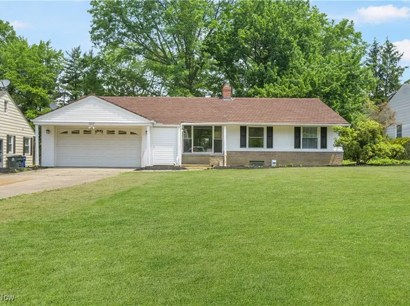 1077 Brandon Rd, Cleveland Heights, OH 44112