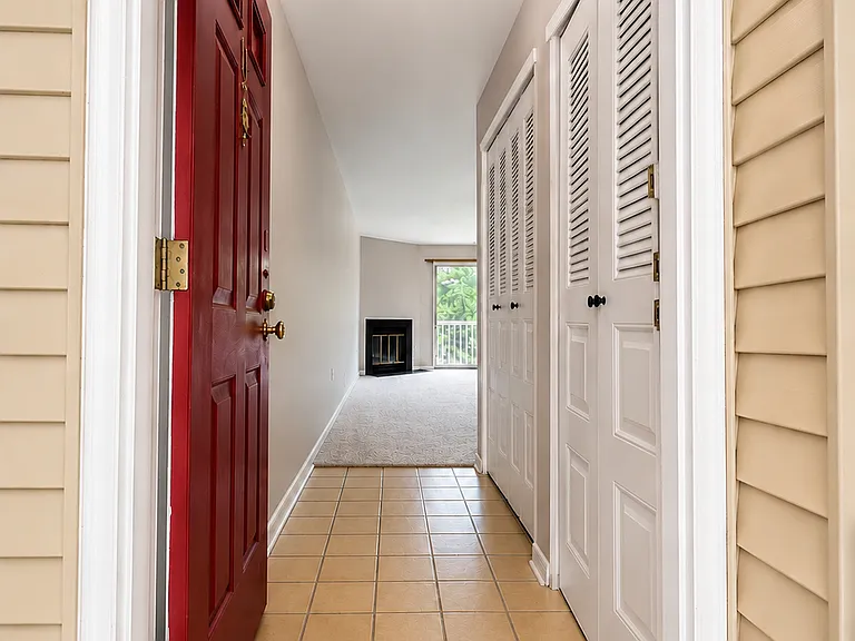 17 Barberry Ct — Photo 3