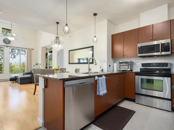 10180 153rd St #418, Surrey, BC V3R 0B5
