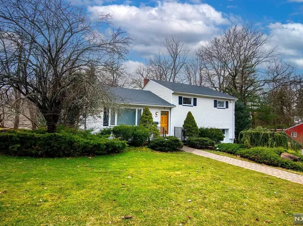 61 Ross Ave, Demarest, NJ 07627