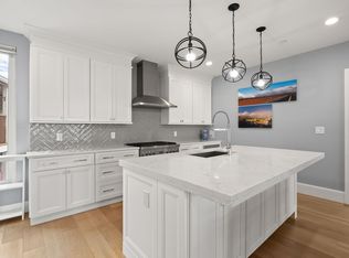520 Dorchester Ave #3R, Boston, MA 02127