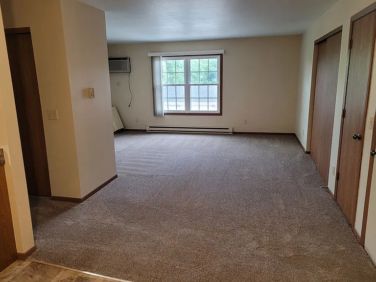 1924 Sylvan Way — Photo 13
