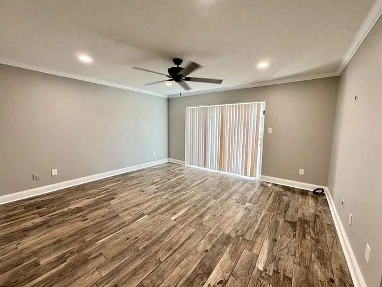 1301 Queen Elaine Dr — Photo 18