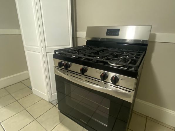219 School St #1R