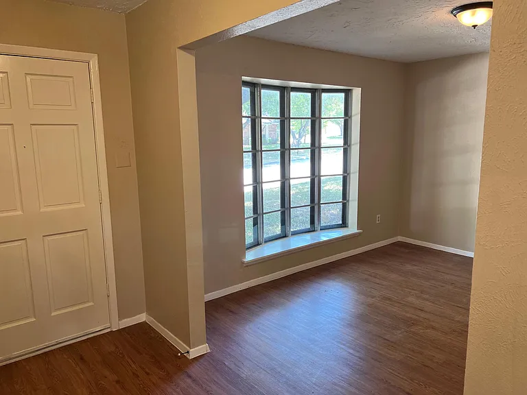 1114 Denmark Dr — Photo 10