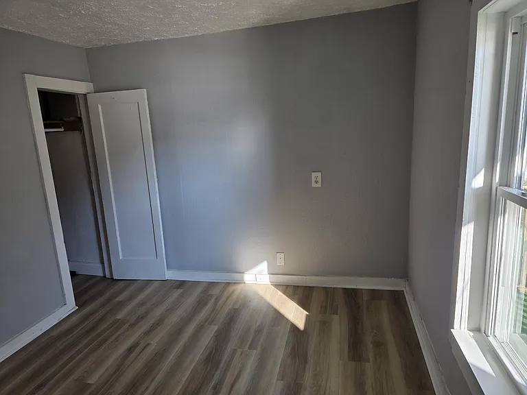 5260 Midway Dr — Photo 13