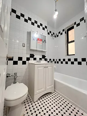 Rented by Queens Apartments Realty LLC | media 5