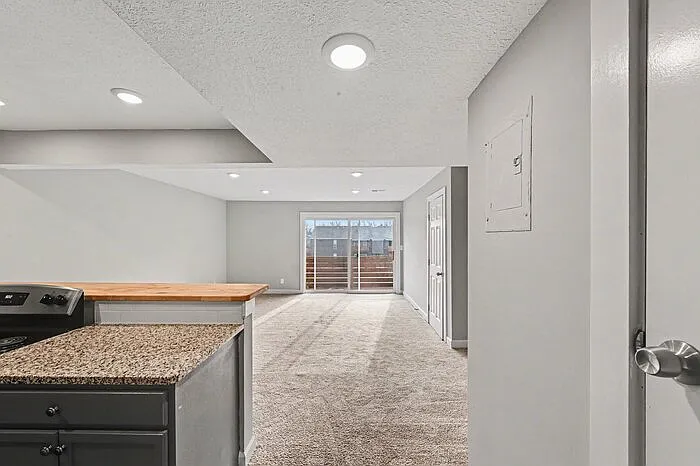 1 bed, 1.0 bath, $935 — Photo 3