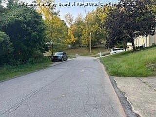 5th image of 1226 Thomas Rd