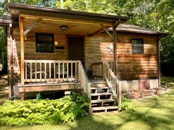 29 Lakeside Dr, Gap Mills, WV 24941