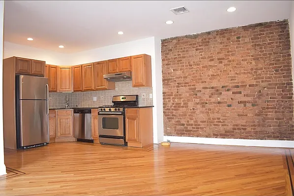 Rented by A P Realty Group NY LTD | media 2