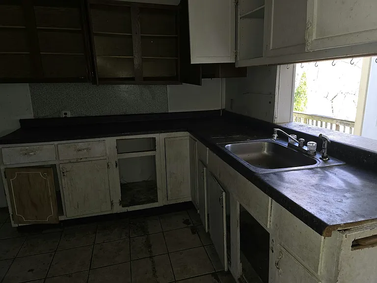 1806 N Peoria Ave — Photo 11
